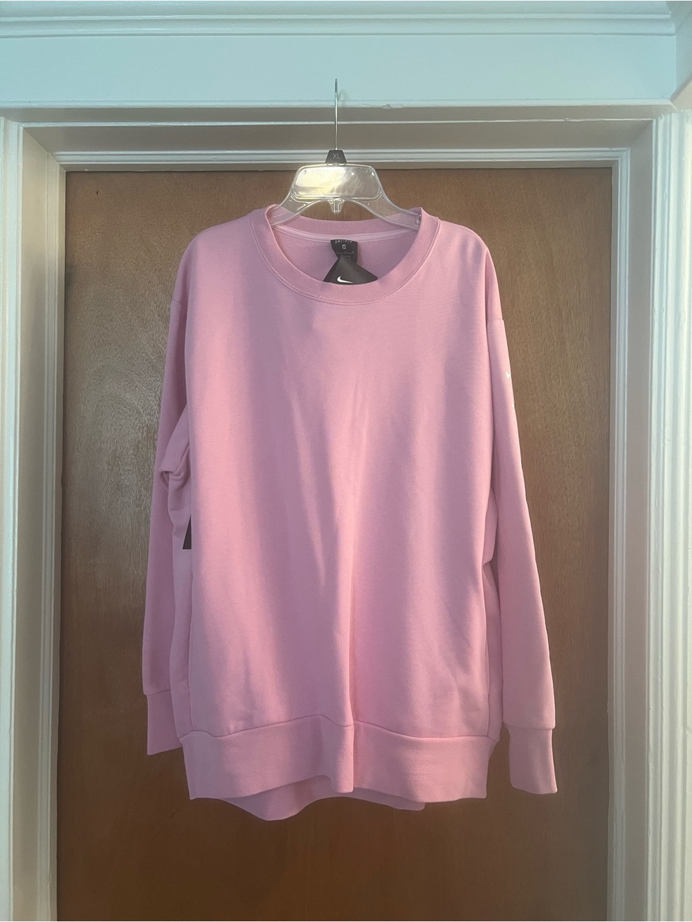 Nike Dri-Fit Women’s Light Pink Crewneck Long Sleeve Loose Fit Sweatshirt
